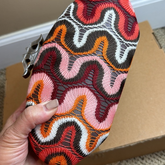 Abbacino clutch. ❤️🩷🤎🧡 - Picture 4 of 13